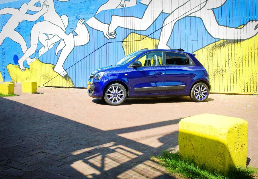  Renault Twingo Viva 2015 года  (фото 2 из 3)